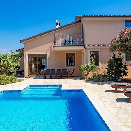 Pinna Holiday home