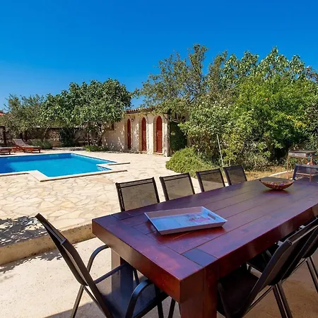 Pinna Holiday home Medulin