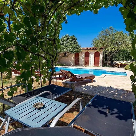 Holiday home Pinna *