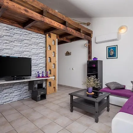 Holiday home Pinna